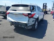 ✅ 2018 Chevrolet Traverse LT Cloth • VIN: 1GNERGKW2JJ165735 • Lot: 43156155. Wystawiony na IAAI z przebiegiem 96 583 mil. Bezpłatny archiwum sprzedaży aukcyjnych z USA i szczegółowy raport historii pojazdu na DreamBid. Zdjęcie 4.