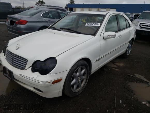 ✅ 2003 Mercedes-Benz C 240 • VIN: WDBRF81J83F372360 • Lot: 50892603. Wystawiony na Copart z przebiegiem 75 530 mil. Bezpłatny archiwum sprzedaży aukcyjnych z USA i szczegółowy raport historii pojazdu na DreamBid. Zdjęcie 1.
