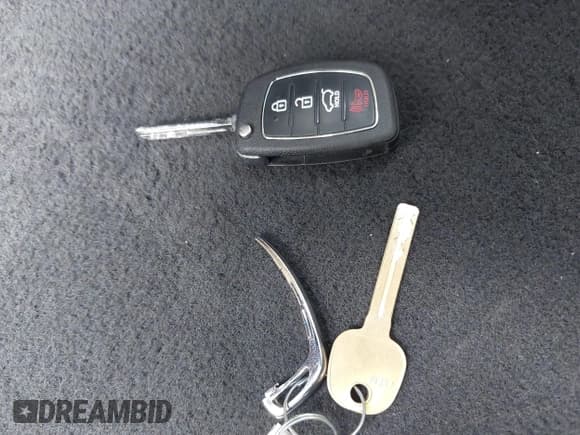 ✅ 2015 Hyundai Sonata SE • VIN: 5NPE24AF6FH208843 • Лот: 43191616. Опубликован ранее на IAAI с пробегом 138 035 миль. Бесплатный доступ к архиву аукционных продаж из США и подробный отчёт об истории автомобиля на DreamBid. Изображение 11.