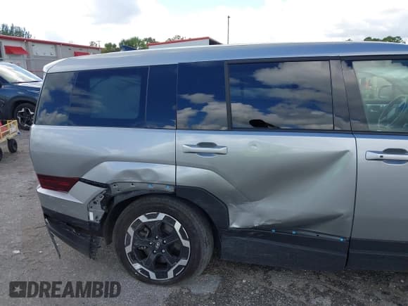 ✅ 2024 Hyundai Santa Fe SE • VIN: 5NMP14GL2RH038880 • Lot: 43404734. Wystawiony na IAAI z przebiegiem 18 561 mil. Bezpłatny archiwum sprzedaży aukcyjnych z USA i szczegółowy raport historii pojazdu na DreamBid. Zdjęcie 6.