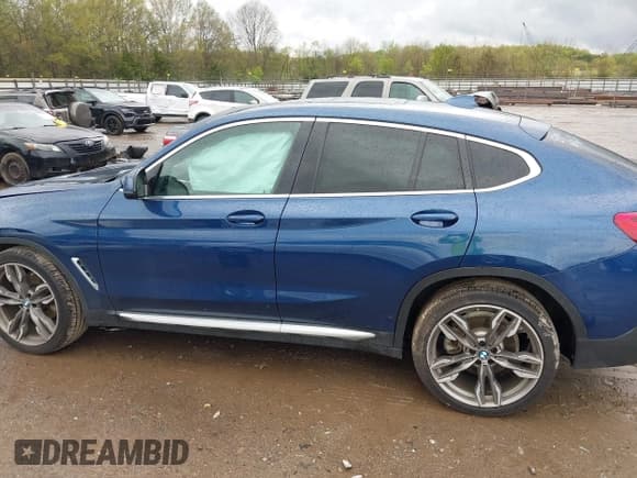 ✅ 2019 BMW X4 xDrive30i • VIN: 5UXUJ3C51KLG56976 • Lot: 42019016. Listed on IAAI with Not provided. Free auction sales archive from the USA and detailed vehicle history report at DreamBid. Image 14.
