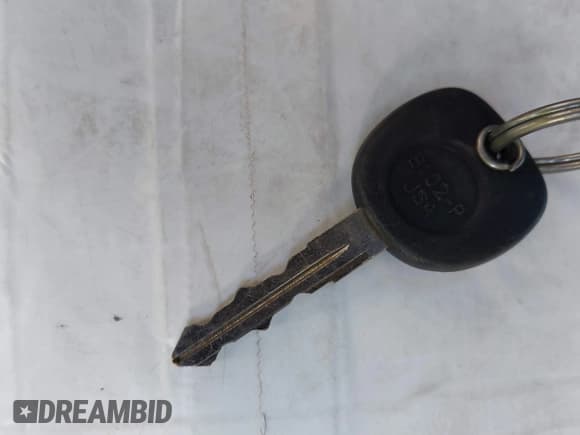 ✅ 2001 Chevrolet Silverado 2500HD LS • VIN: 1GCHK29G11E271582 • Lot: 43714987. Wystawiony na IAAI z przebiegiem 211 836 mil. Bezpłatny archiwum sprzedaży aukcyjnych z USA i szczegółowy raport historii pojazdu na DreamBid. Zdjęcie 11.