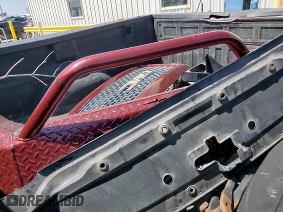 ✅ 2015 GMC Sierra 2500HD SLT • VIN: 1GT12ZE80FF522330 • Lot: 70948265. Wystawiony na Copart z przebiegiem 153 685 mil. Bezpłatny archiwum sprzedaży aukcyjnych z USA i szczegółowy raport historii pojazdu na DreamBid. Zdjęcie 12.