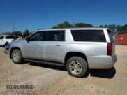 ✅ 2019 Chevrolet Suburban LT • VIN: 1GNSCHKC0KR187221 • Lot: 76785024. Wystawiony na Copart z przebiegiem 194 631 mil. Bezpłatny archiwum sprzedaży aukcyjnych z USA i szczegółowy raport historii pojazdu na DreamBid. Zdjęcie 2.