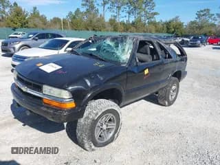 ✅ 2000 Chevrolet Blazer LS • VIN: 1GNCS18W5YK255241 • Lot: 41356201. Wystawiony na IAAI z przebiegiem 232 844 mil. Bezpłatny archiwum sprzedaży aukcyjnych z USA i szczegółowy raport historii pojazdu na DreamBid. Zdjęcie 2.
