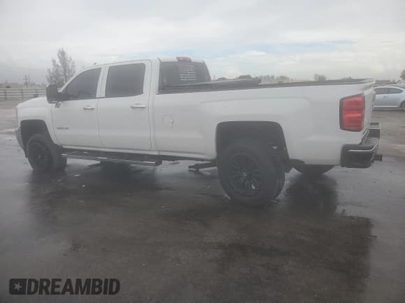 ✅ 2015 Chevrolet Silverado 2500HD LT • VIN: 1GC1CVE81FF100234 • Lot: 69316554. Listed on Copart with 195,795 mi. Free auction sales archive from the USA and detailed vehicle history report at DreamBid. Image 2.