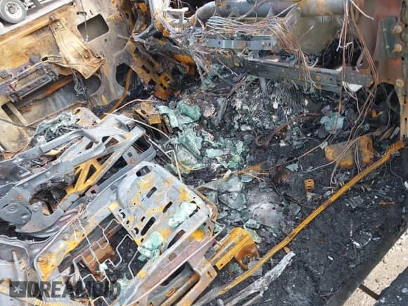 2011 Chevrolet Silverado 2500HD LT z VIN 1GC2KXCG6BZ138869, wystawiony jako IAAI lot #43311272 z przebiegiem Nie podano mil oraz . Historia ofert i sprzedaży dostępna na DreamBid. Obrazek 8.