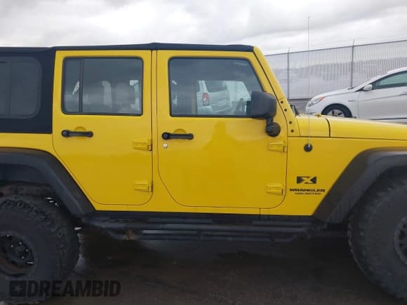 ✅ 2008 Jeep Wrangler Unlimited X • VIN: 1J4GA39188L645430 • Lot: 41931639. Wystawiony na IAAI z przebiegiem 172 837 mil. Bezpłatny archiwum sprzedaży aukcyjnych z USA i szczegółowy raport historii pojazdu na DreamBid. Zdjęcie 13.