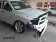 2014 Ram 1500 Tradesman z VIN 1C6RR6KG3ES480709, wystawiony jako IAAI lot #42817489 z przebiegiem 170 425 mil mil oraz . Historia ofert i sprzedaży dostępna na DreamBid. Obrazek 6.