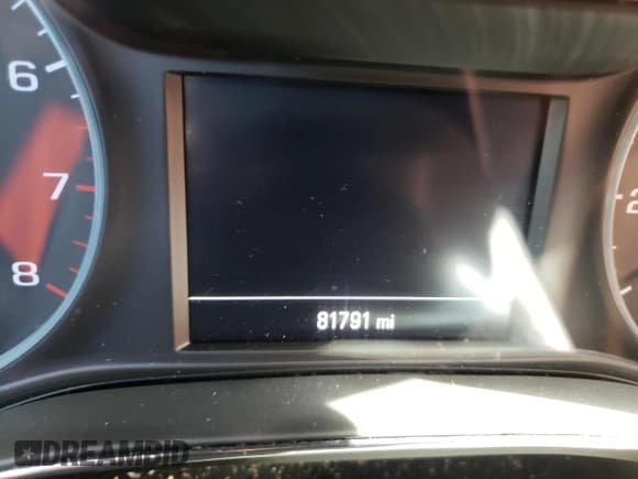 ✅ 2018 Chevrolet Cruze Premier • VIN: 3G1BF6SM5JS612417 • Lot: 61268812. Wystawiony na Copart z przebiegiem 81 791 mil. Bezpłatny archiwum sprzedaży aukcyjnych z USA i szczegółowy raport historii pojazdu na DreamBid. Zdjęcie 8.