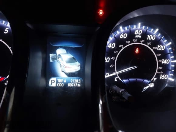 ✅ 2014 Toyota Avalon Limited • VIN: 4T1BK1EB9EU120734 • Lot: 41984803. Wystawiony na IAAI z przebiegiem 80 747 mil. Bezpłatny archiwum sprzedaży aukcyjnych z USA i szczegółowy raport historii pojazdu na DreamBid. Zdjęcie 15.