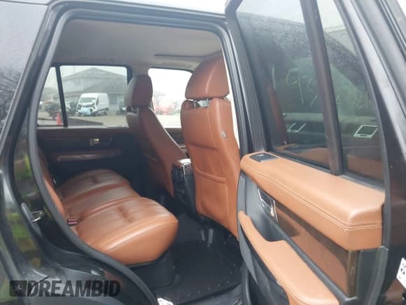 ✅ 2013 Land Rover Range Rover Sport HSE Lux • VIN: SALSK2D4XDA778648 • Lot: 43723211. Wystawiony na IAAI z przebiegiem 135 182 mil. Bezpłatny archiwum sprzedaży aukcyjnych z USA i szczegółowy raport historii pojazdu na DreamBid. Zdjęcie 8.