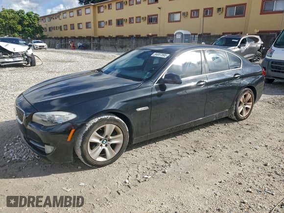 ✅ 2012 BMW 5 Series 528i • VIN: WBAXG5C51CC594063 • Lot: 94857995. Wystawiony na Copart z przebiegiem 139 921 mil. Bezpłatny archiwum sprzedaży aukcyjnych z USA i szczegółowy raport historii pojazdu na DreamBid. Zdjęcie 1.