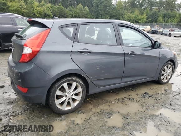 ✅ 2012 Hyundai Accent SE • VIN: KMHCU5AE3CU054927 • Лот: 73561544. Опубликован ранее на Copart с пробегом 140 855 миль. Бесплатный доступ к архиву аукционных продаж из США и подробный отчёт об истории автомобиля на DreamBid. Изображение 3.