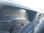 ✅ 1996 GMC Sierra 1500 • VIN: 1GTEC14W9TZ511529 • Лот: 43707306. Опубликован ранее на IAAI с пробегом 242 216 миль. Бесплатный доступ к архиву аукционных продаж из США и подробный отчёт об истории автомобиля на DreamBid. Изображение 7.