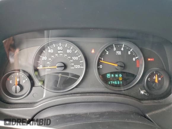 ✅ 2011 Jeep Compass Latitude • VIN: 1J4NT1FB5BD229372 • Lot: 92392375. Wystawiony na Copart z przebiegiem 174 631 mil. Bezpłatny archiwum sprzedaży aukcyjnych z USA i szczegółowy raport historii pojazdu na DreamBid. Zdjęcie 9.