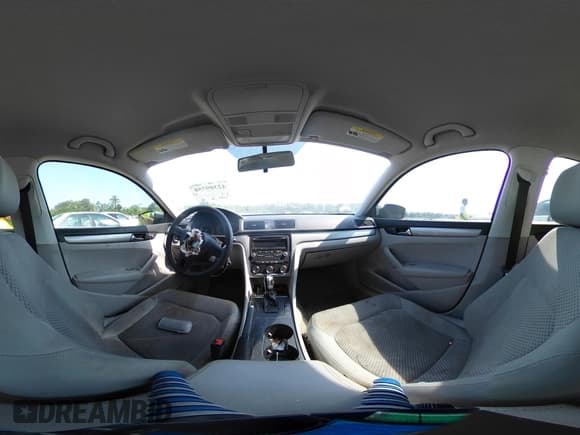 ✅ 2013 Volkswagen Passat Wolfsburg Edition • VIN: 1VWAH7A33DC035826 • Лот: 42309758. Опубликован ранее на IAAI с пробегом 135 227 миль. Бесплатный доступ к архиву аукционных продаж из США и подробный отчёт об истории автомобиля на DreamBid. Изображение 18.