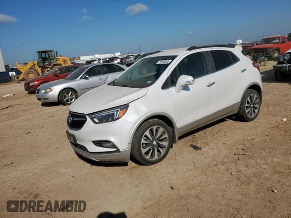 ✅ 2018 Buick Encore Essence • VIN: KL4CJCSB8JB656926 • Lot: 71540245. Wystawiony na Copart z przebiegiem 90 842 mil. Bezpłatny archiwum sprzedaży aukcyjnych z USA i szczegółowy raport historii pojazdu na DreamBid. Zdjęcie 1.