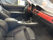 ✅ 2011 BMW 3 Series 335i xDrive • VIN: WBAKF9C56BE261882 • Лот: 42393269. Опубликован ранее на IAAI с пробегом 131 000 миль. Бесплатный доступ к архиву аукционных продаж из США и подробный отчёт об истории автомобиля на DreamBid. Изображение 5.