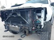 ✅ 2017 Chevrolet Silverado 2500HD Work Truck • VIN: 1GC1KUEY2HF229468 • Lot: 42615385. Wystawiony na IAAI z przebiegiem 88 472 mil. Bezpłatny archiwum sprzedaży aukcyjnych z USA i szczegółowy raport historii pojazdu na DreamBid. Zdjęcie 6.