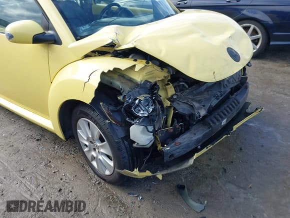 ✅ 2008 Volkswagen Beetle S • VIN: 3VWRW31C48M510003 • Lot: 41289418. Listed on IAAI with 203,798 mi. Free auction sales archive from the USA and detailed vehicle history report at DreamBid. Image 17.