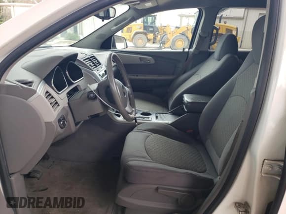 ✅ 2011 Chevrolet Traverse LS • VIN: 1GNKRFED9BJ279675 • Lot: 71070054. Wystawiony na Copart z przebiegiem 143 055 mil. Bezpłatny archiwum sprzedaży aukcyjnych z USA i szczegółowy raport historii pojazdu na DreamBid. Zdjęcie 7.