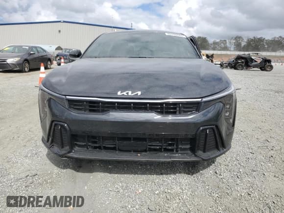 ✅ 2025 Kia K4 GT-Line • VIN: 3KPFW4DE7SE127215 • Lot: 85348685. Wystawiony na Copart z przebiegiem 5 032 mil. Bezpłatny archiwum sprzedaży aukcyjnych z USA i szczegółowy raport historii pojazdu na DreamBid. Zdjęcie 5.