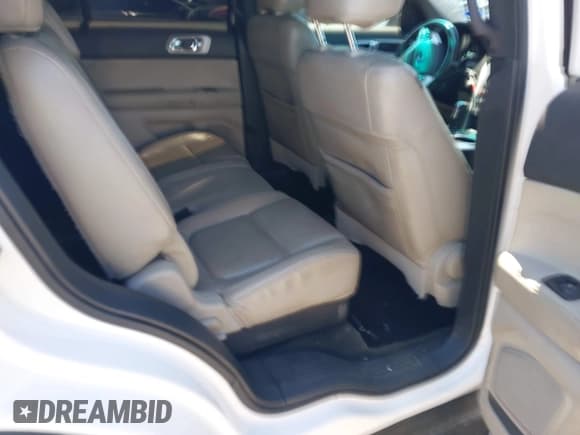 ✅ 2012 Ford Explorer XLT • VIN: 1FMHK7D94CGA15512 • Lot: 41964971. Wystawiony na IAAI z przebiegiem 201 096 mil. Bezpłatny archiwum sprzedaży aukcyjnych z USA i szczegółowy raport historii pojazdu na DreamBid. Zdjęcie 8.