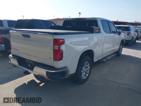 ✅ 2023 Chevrolet Silverado 1500 LT • VIN: 1GCUDDED2PZ252296 • Lot: 42810332. Listed on IAAI with 124,854 mi. Free auction sales archive from the USA and detailed vehicle history report at DreamBid. Image 4.