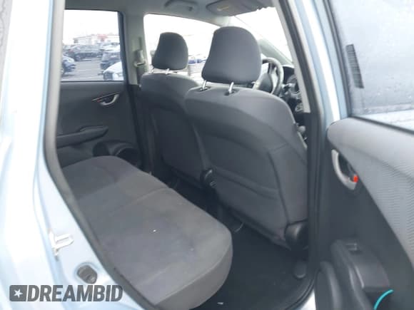 ✅ 2010 Honda Fit • VIN: JHMGE8H27AC037551 • Lot: 43238009. Wystawiony na IAAI z przebiegiem 125 283 mil. Bezpłatny archiwum sprzedaży aukcyjnych z USA i szczegółowy raport historii pojazdu na DreamBid. Zdjęcie 8.