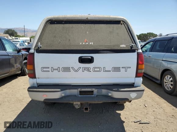 ✅ 2001 Chevrolet Silverado 2500HD LS • VIN: 1GCHK29U81E232882 • Lot: 59601115. Wystawiony na Copart z przebiegiem Nie podano. Bezpłatny archiwum sprzedaży aukcyjnych z USA i szczegółowy raport historii pojazdu na DreamBid. Zdjęcie 6.