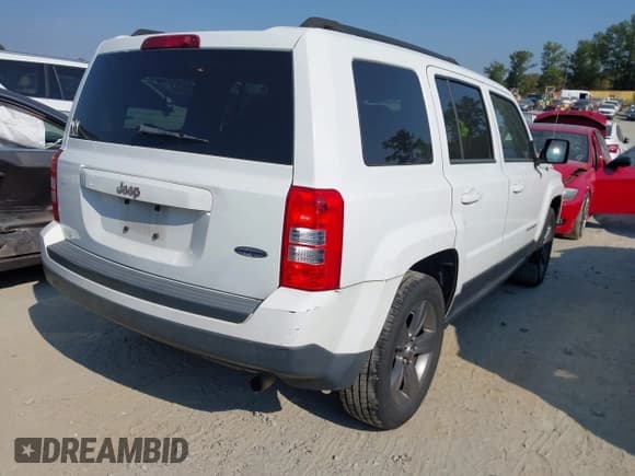 ✅ 2015 Jeep Patriot High Altitude • VIN: 1C4NJPFA5FD358367 • Lot: 43231009. Wystawiony na IAAI z przebiegiem 152 410 mil. Bezpłatny archiwum sprzedaży aukcyjnych z USA i szczegółowy raport historii pojazdu na DreamBid. Zdjęcie 4.