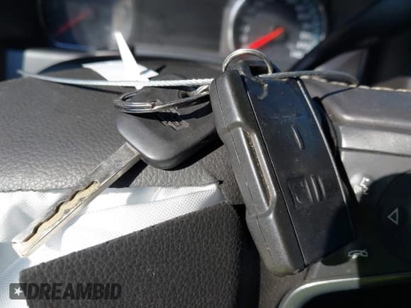 ✅ 2018 Chevrolet Silverado 1500 LT • VIN: 1GCRCREC1JZ131313 • Lot: 43358252. Wystawiony na IAAI z przebiegiem 143 554 mil. Bezpłatny archiwum sprzedaży aukcyjnych z USA i szczegółowy raport historii pojazdu na DreamBid. Zdjęcie 11.