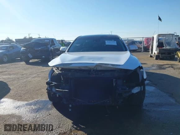 ✅ 2016 Hyundai Genesis 3.8L • VIN: KMHGN4JE5GU112812 • Lot: 41403960. Wystawiony na IAAI z przebiegiem 163 999 mil. Bezpłatny archiwum sprzedaży aukcyjnych z USA i szczegółowy raport historii pojazdu na DreamBid. Zdjęcie 13.