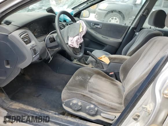 ✅ 1999 Honda Accord LX • VIN: 1HGCG554XXA165061 • Lot: 71494855. Wystawiony na Copart z przebiegiem Nie podano. Bezpłatny archiwum sprzedaży aukcyjnych z USA i szczegółowy raport historii pojazdu na DreamBid. Zdjęcie 7.