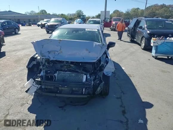 ✅ 2024 Nissan Versa SR • VIN: 3N1CN8FV4RL864214 • Lot: 87259015. Listed on Copart with 17,064 mi. Free auction sales archive from the USA and detailed vehicle history report at DreamBid. Image 14.