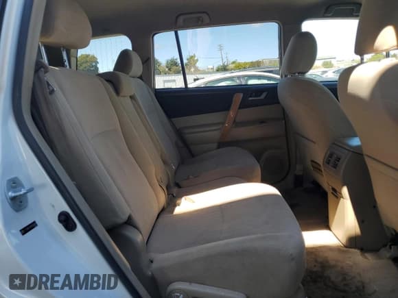 ✅ 2009 Toyota Highlander • VIN: JTEEW41A092036691 • Lot: 71999815. Wystawiony na Copart z przebiegiem 322 010 mil. Bezpłatny archiwum sprzedaży aukcyjnych z USA i szczegółowy raport historii pojazdu na DreamBid. Zdjęcie 11.