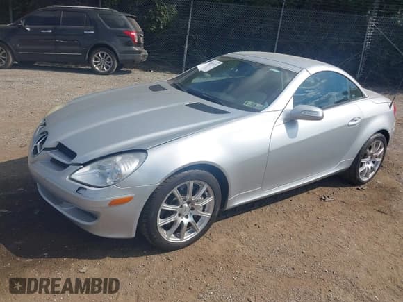 ✅ 2005 Mercedes-Benz SLK 230/320 • VIN: WDBWK56F75F021606 • Lot: 42974155. Listed on IAAI with 97,183 mi. Free auction sales archive from the USA and detailed vehicle history report at DreamBid. Image 17.