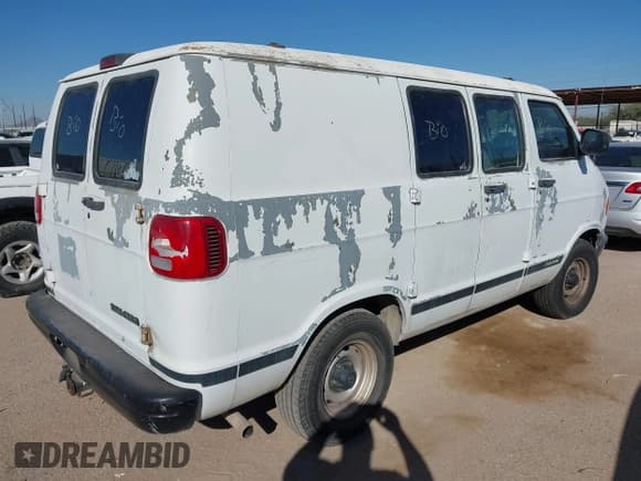 ✅ 2000 Dodge RAM • VIN: 2B7HB11Y0YK105364 • Lot: 43547863. Wystawiony na IAAI z przebiegiem Nie podano. Bezpłatny archiwum sprzedaży aukcyjnych z USA i szczegółowy raport historii pojazdu na DreamBid. Zdjęcie 4.