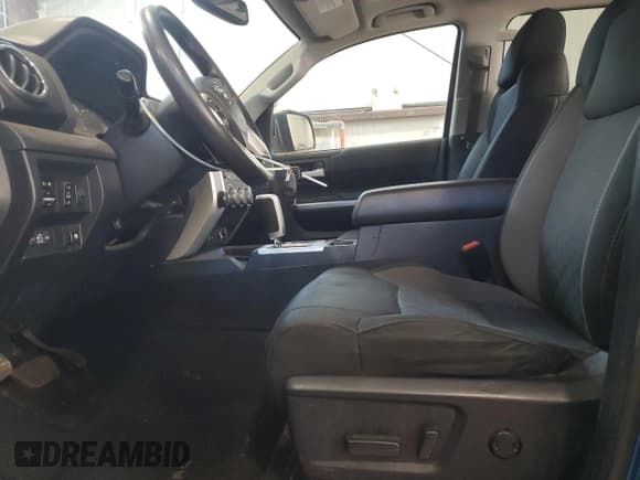 ✅ 2016 Toyota Tundra SR5 • VIN: 5TFDY5F14GX565098 • Лот: 86274975. Опубликован ранее на Copart с пробегом 193 711 миль. Бесплатный доступ к архиву аукционных продаж из США и подробный отчёт об истории автомобиля на DreamBid. Изображение 7.