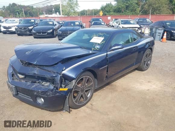 2011 Chevrolet Camaro 1LT z VIN 2G1FB1ED2B9173123, wystawiony jako IAAI lot #43338581 z przebiegiem 136 567 mil mil oraz . Historia ofert i sprzedaży dostępna na DreamBid. Obrazek 6.