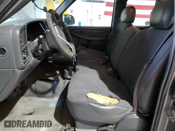 2006 GMC Sierra 1500 Work Truck with VIN 2GTEK19V561322294, listed as a Copart auction lot 52258795 with 169,601 mi miles and Clean title. Bid and sale history available at DreamBid. Image 7.