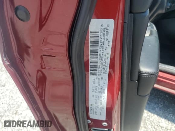 ✅ 2017 Jeep Cherokee Overland • VIN: 1C4PJMJS4HW550975 • Lot: 61212885. Listed on Copart with 60,786 mi. Free auction sales archive from the USA and detailed vehicle history report at DreamBid. Image 13.