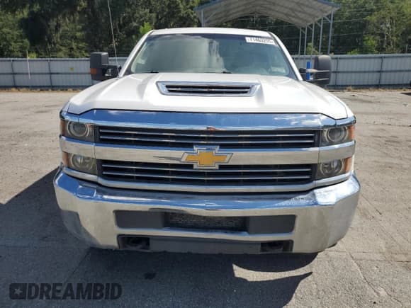 ✅ 2018 Chevrolet Silverado 2500HD Work Truck • VIN: 1GC1CUEY0JF100762 • Lot: 71463255. Wystawiony na Copart z przebiegiem 191 286 mil. Bezpłatny archiwum sprzedaży aukcyjnych z USA i szczegółowy raport historii pojazdu na DreamBid. Zdjęcie 5.