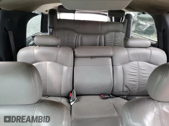 ✅ 2001 Chevrolet Suburban LT • VIN: 3GNFK16T71G165804 • Лот: 51233275. Опубликован ранее на Copart с пробегом Не указан. Бесплатный доступ к архиву аукционных продаж из США и подробный отчёт об истории автомобиля на DreamBid. Изображение 10.