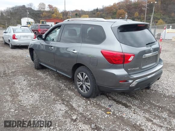 ✅ 2018 Nissan Pathfinder Platinum • VIN: 5N1DR2MM8JC613477 • Лот: 43675146. Опубликован ранее на IAAI с пробегом 114 220 миль. Бесплатный доступ к архиву аукционных продаж из США и подробный отчёт об истории автомобиля на DreamBid. Изображение 3.
