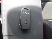 ✅ 2025 Kia Soul GT-Line • VIN: KNDJ53AUXS7249425 • Lot: 42671611. Wystawiony na IAAI z przebiegiem Nie podano. Bezpłatny archiwum sprzedaży aukcyjnych z USA i szczegółowy raport historii pojazdu na DreamBid. Zdjęcie 11.