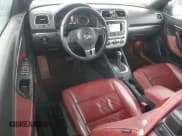 ✅ 2013 Volkswagen Eos Lux • VIN: WVWFW8AH3DV005858 • Lot: 51748545. Wystawiony na Copart z przebiegiem 76 624 mil. Bezpłatny archiwum sprzedaży aukcyjnych z USA i szczegółowy raport historii pojazdu na DreamBid. Zdjęcie 8.