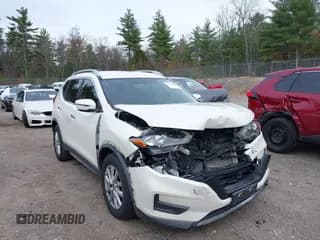 ✅ 2018 Nissan Rogue SV • VIN: JN8AT2MV7JW350516 • Lot: 43613236. Wystawiony na IAAI z przebiegiem 45 468 mil. Bezpłatny archiwum sprzedaży aukcyjnych z USA i szczegółowy raport historii pojazdu na DreamBid. Zdjęcie 1.