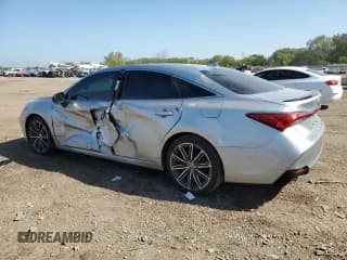 ✅ 2022 Toyota Avalon • VIN: 4T1GZ1FB0NU073562 • Lot: 84403055. Wystawiony na Copart z przebiegiem 113 947 mil. Bezpłatny archiwum sprzedaży aukcyjnych z USA i szczegółowy raport historii pojazdu na DreamBid. Zdjęcie 2.